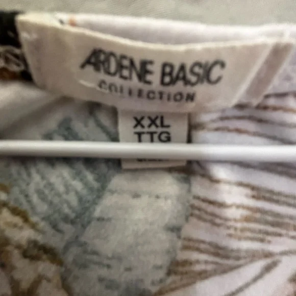 Pineapple Print Tank Top - Picture 2 of 4